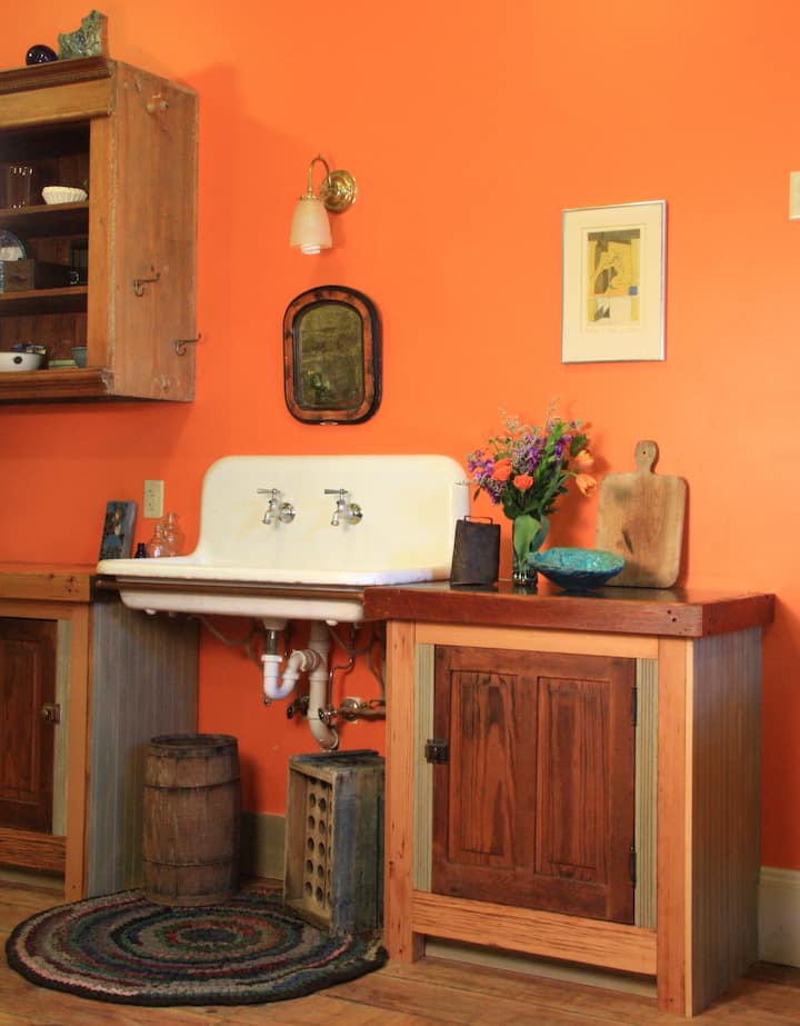 Tuckpoint Garden Suite