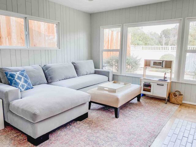 Happy Cheviot Hills Family Home gallery image 5