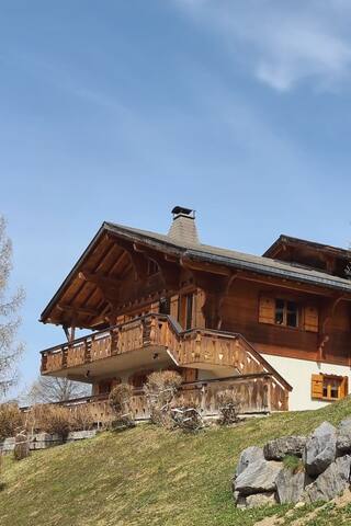 Charming Ski-in/Out Chalet w stunning view of alps gallery image 2
