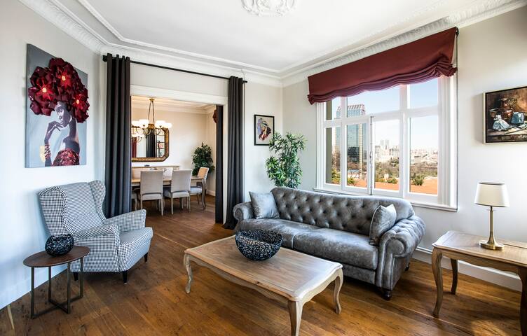 Stunning Bosphorus View & Historical Apartment gallery image 2