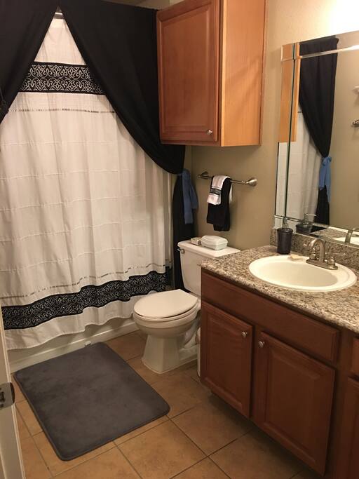 Large bathroom, oh so cute!