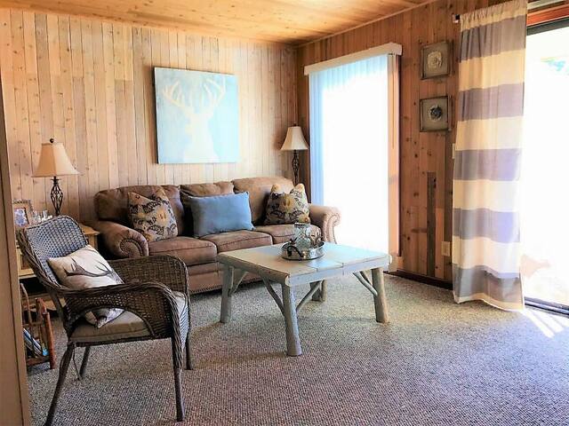 ★Cozy, Indoor Pool, Gated, Wifi