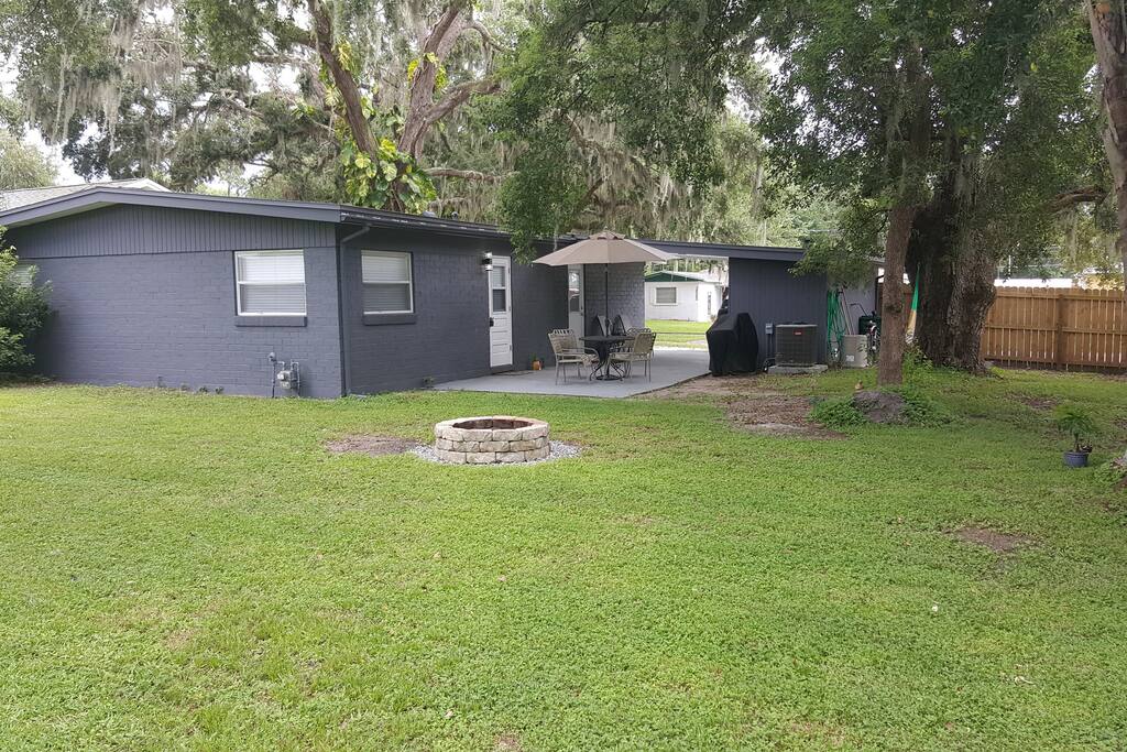 Backyard & Private Entrance!