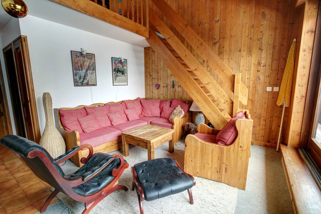 The sitting area.