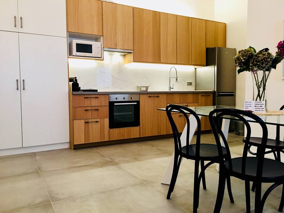 the brand new kitchen and floor!!