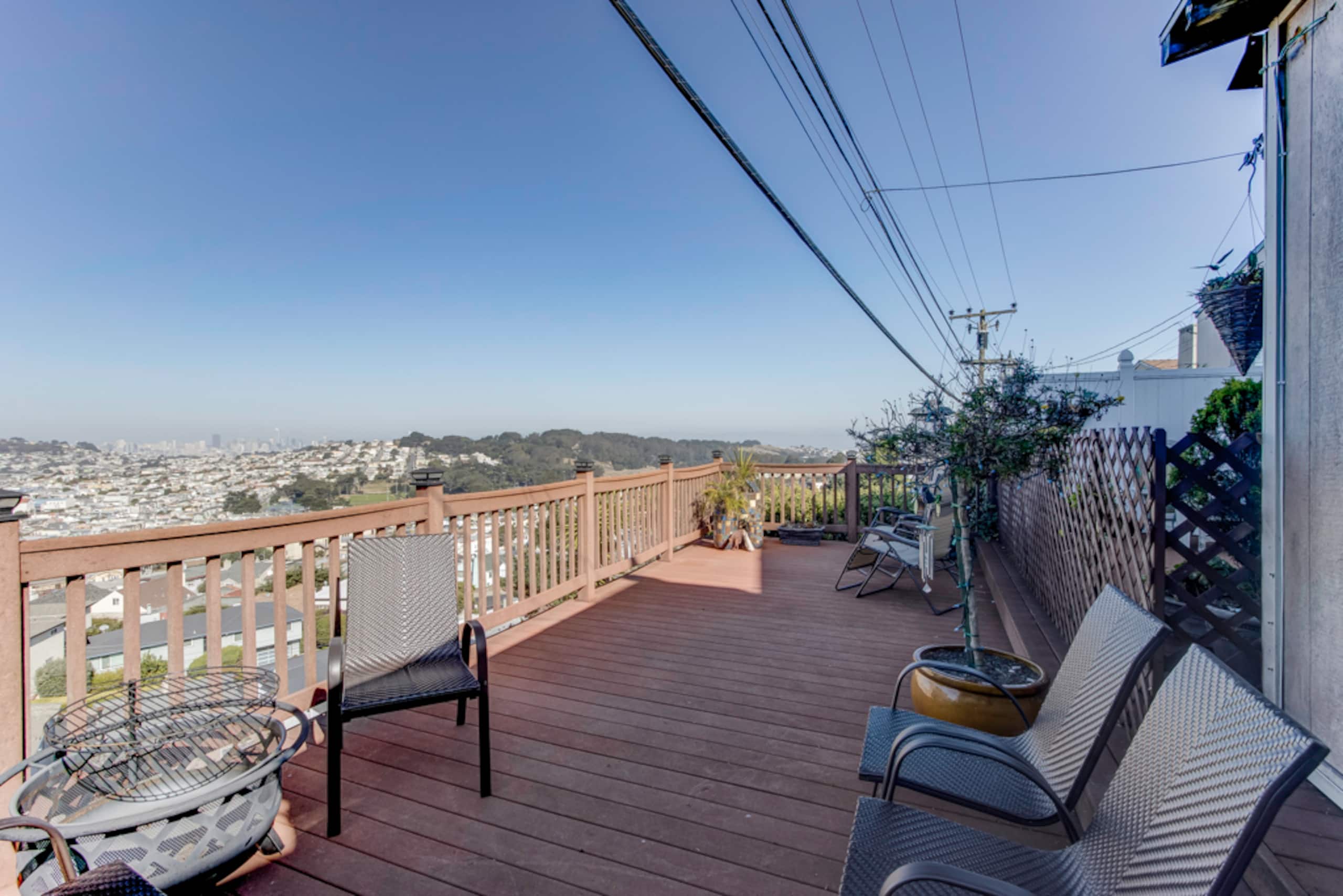 Home in Daly City · ★4.89 · 3 bedrooms · 3 beds · 2 baths - Image 28