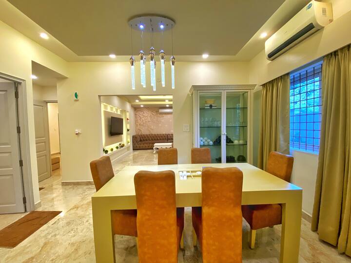 Dining area image 2