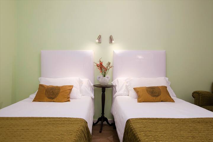 H&L Porto House – Amazing Garden – Best Location gallery image 3