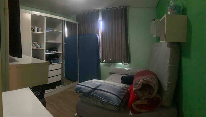 Спална соба 2, има двоен кревет + двоен воздушен душек.