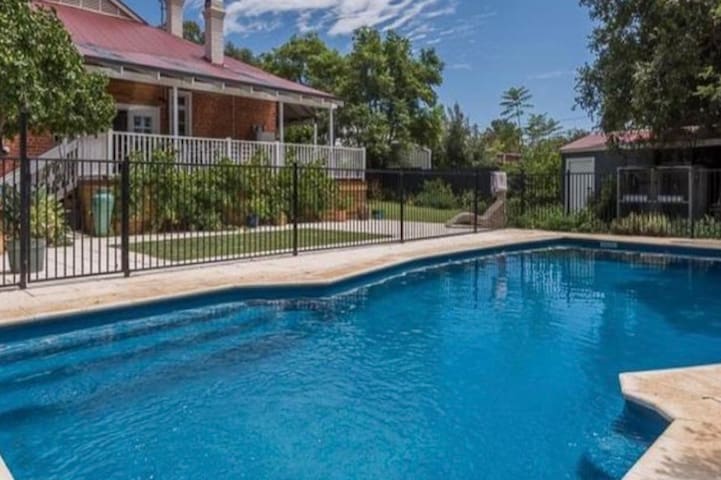 Azarolyn House - Stunning!!!