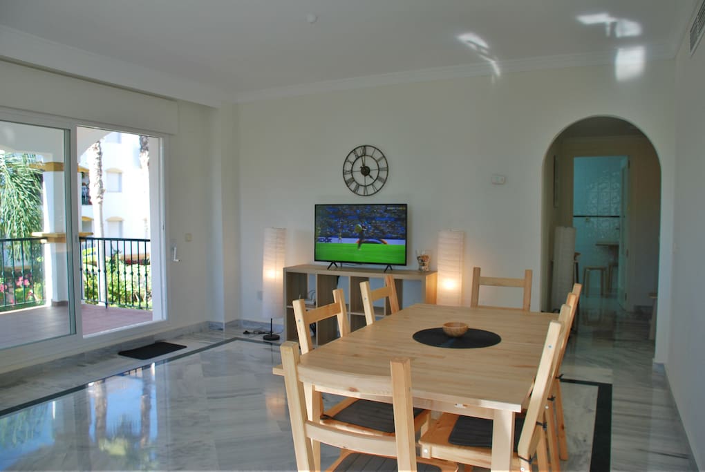 Living room/Dining room