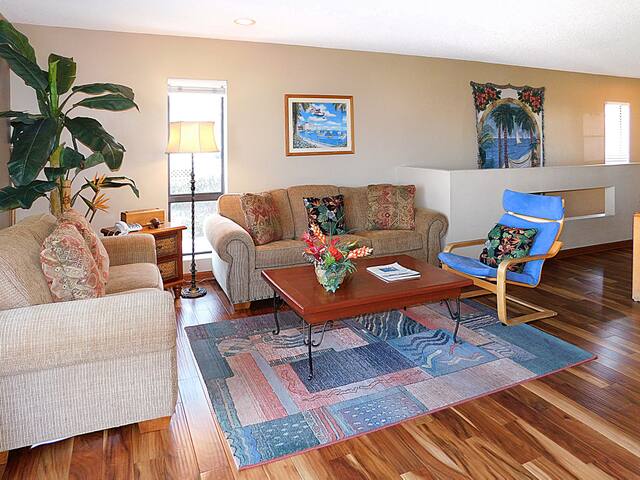 Cozy 2 bedroom, ocean view, 2 blocks from water, gallery image 4