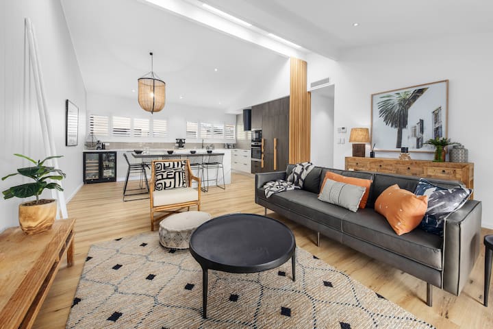 Noosa Heads, Luxe 3brm Stroll To Main Beach!