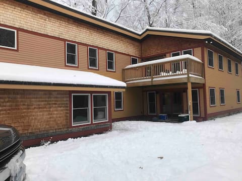 Cozy Vermont Getaway minutes from Killington Mt.