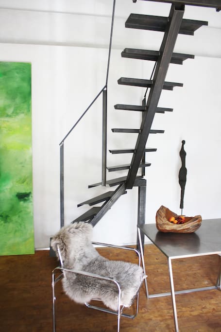 Stahltreppe zur Schlafebene
