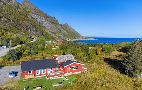 Whole house, bay view, 4 bedrooms, close to ferry