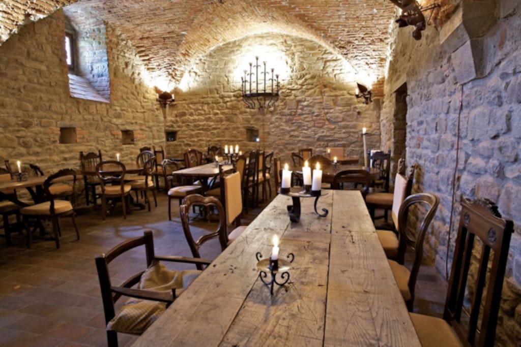 Castello di Ristonchi main banquet hall