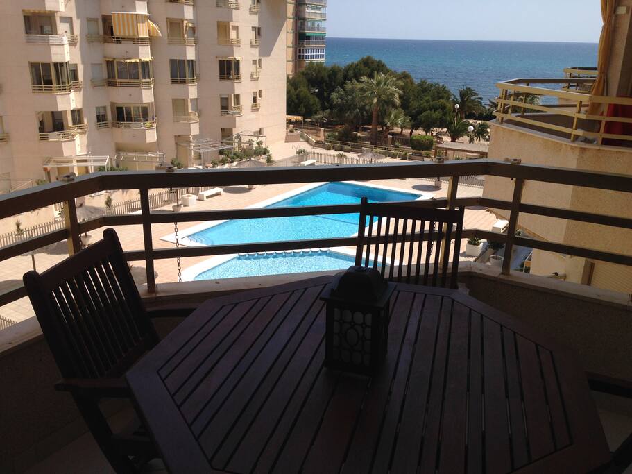 Terraza con muebles de exterior