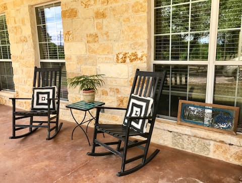 Relaxing Hill Country Retreat & Horse Farm