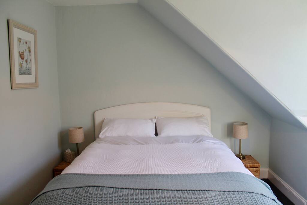 Kingsize bed