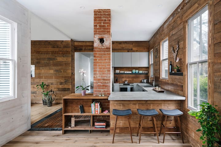 Architect Renovated Historic King William Home