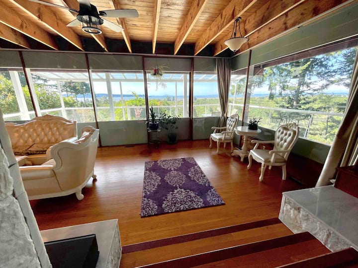 Panorama Ocean View House - Surrey