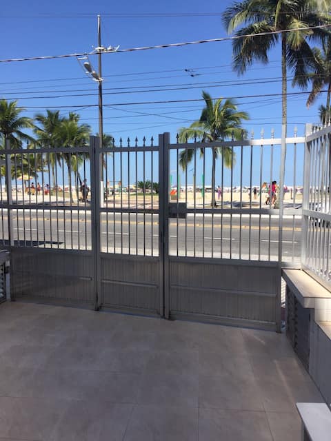 Apt facing beach-Praia Grande Guilhermina