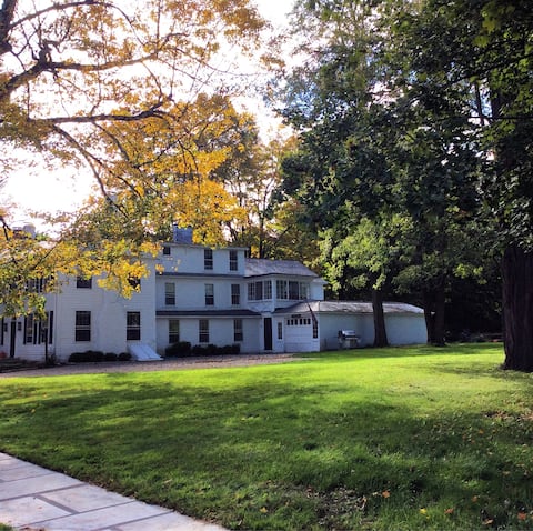 "Miner Cottage" in historic Manchester, Vt.
