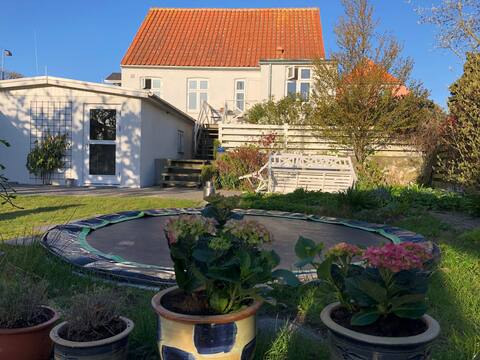 Large house with lovely garden in lovely Svaneke