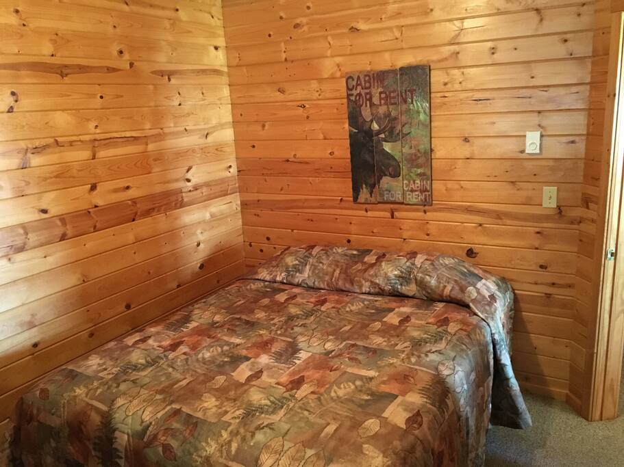 3rd Bedroom 1 Queen bed