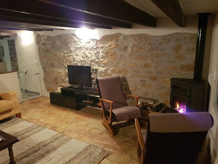 Salón con chimenea