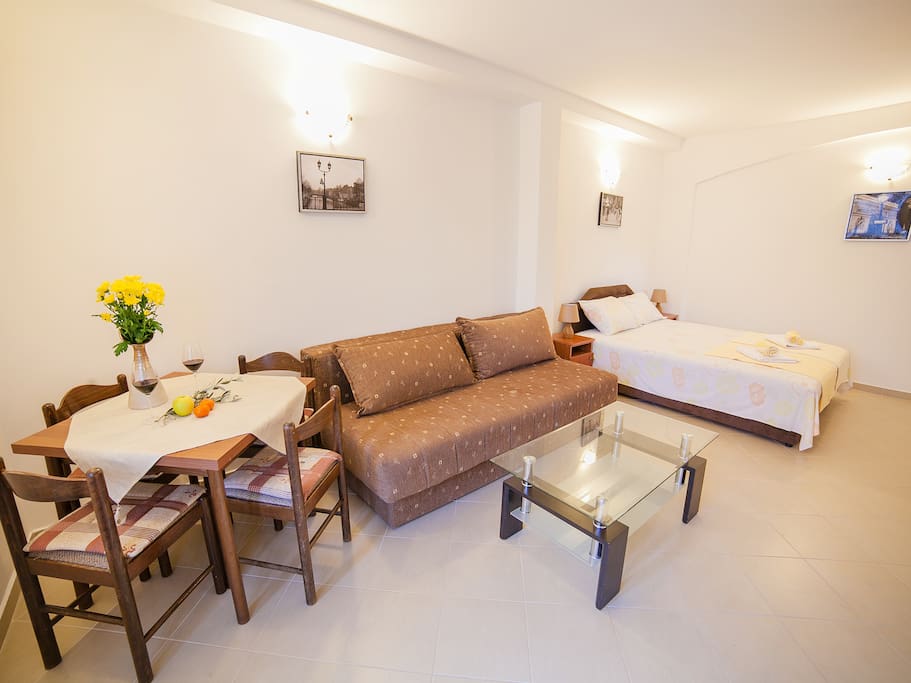 sitting area with a bed