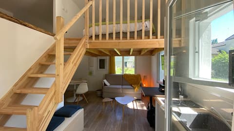 Top performing Airbnb: By the Loiret – Private terrace & nature, Orleans in Orléans