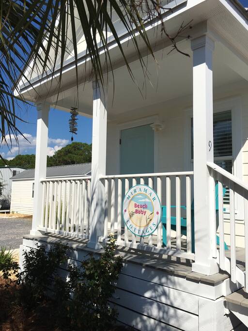 Beach Baby Private Front Porch
