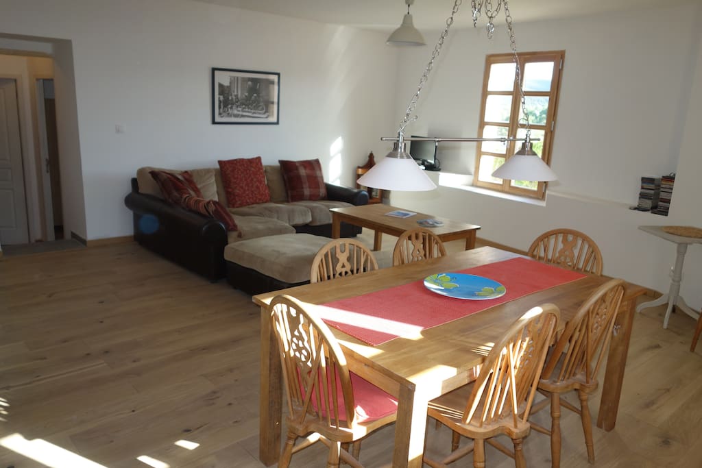Dining room/lounge with views over river