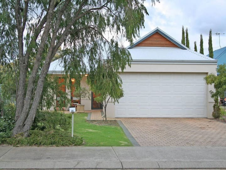 Ned's Place holiday house (pet friendly) Houses for Rent in