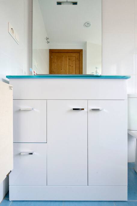 Baño del dormitorio lavabo de cristal