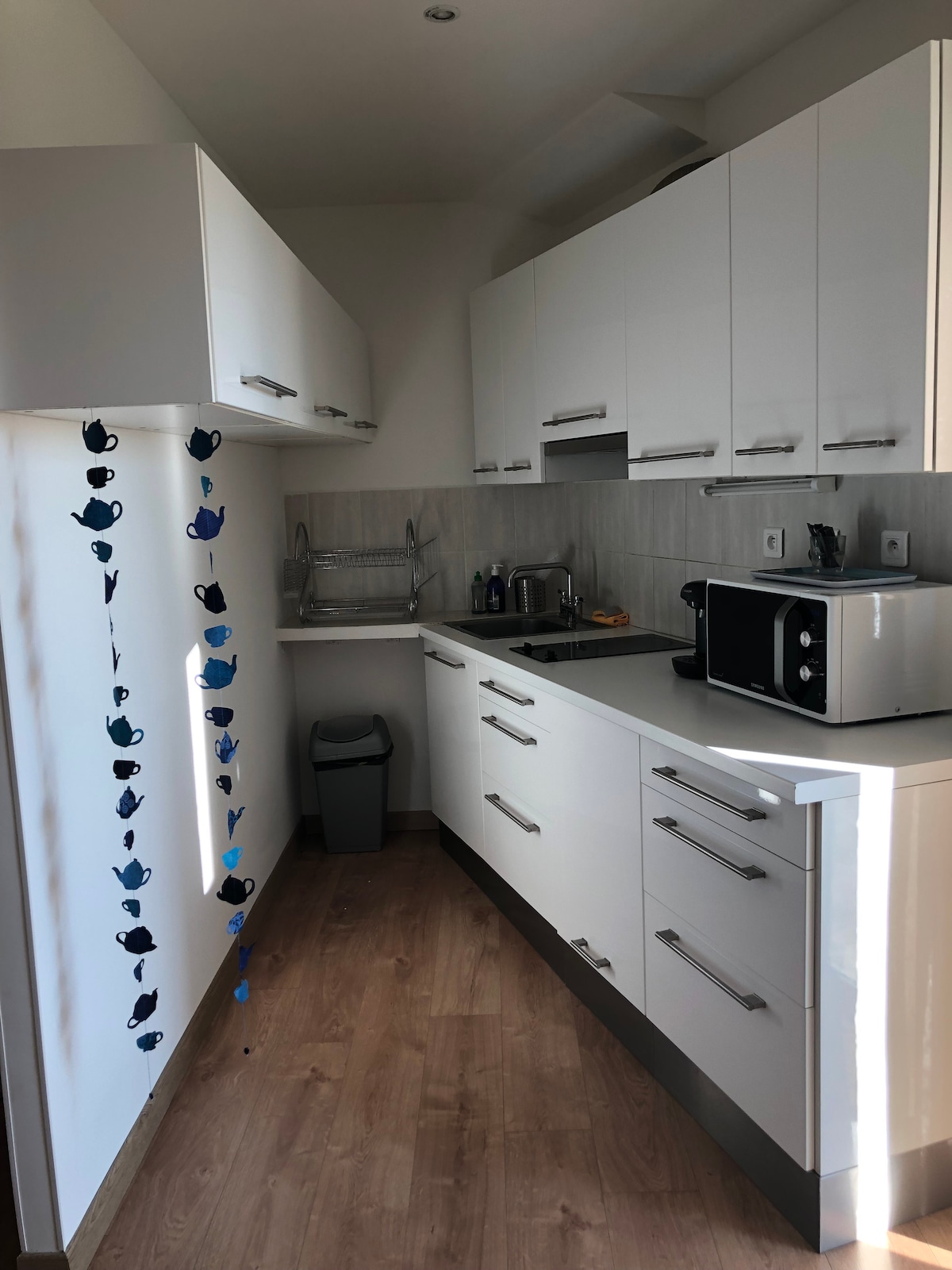 Successful Airbnb property: Air-conditioned studio between sea and mountain/pool in Toulon