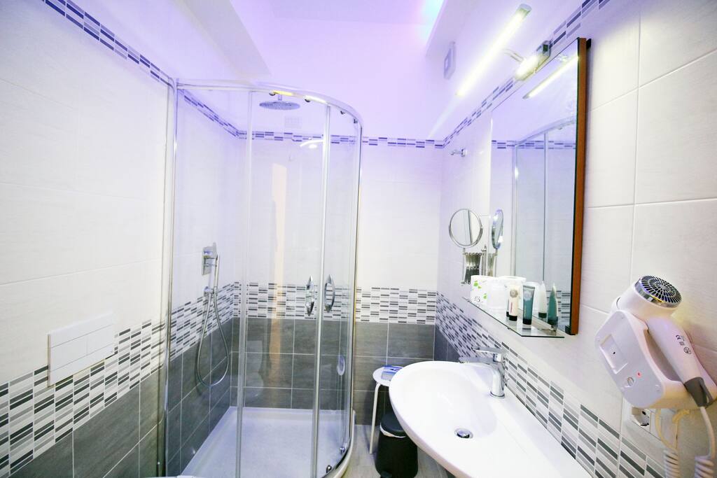 Camera da Letto Matrimoniale con Bagno Privato -