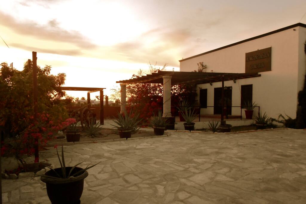 Hacienda Vieja a 10 min. de las plazas comerciales.(Liverpool, Sams Club, Waltmart, Cinepolis, etc).