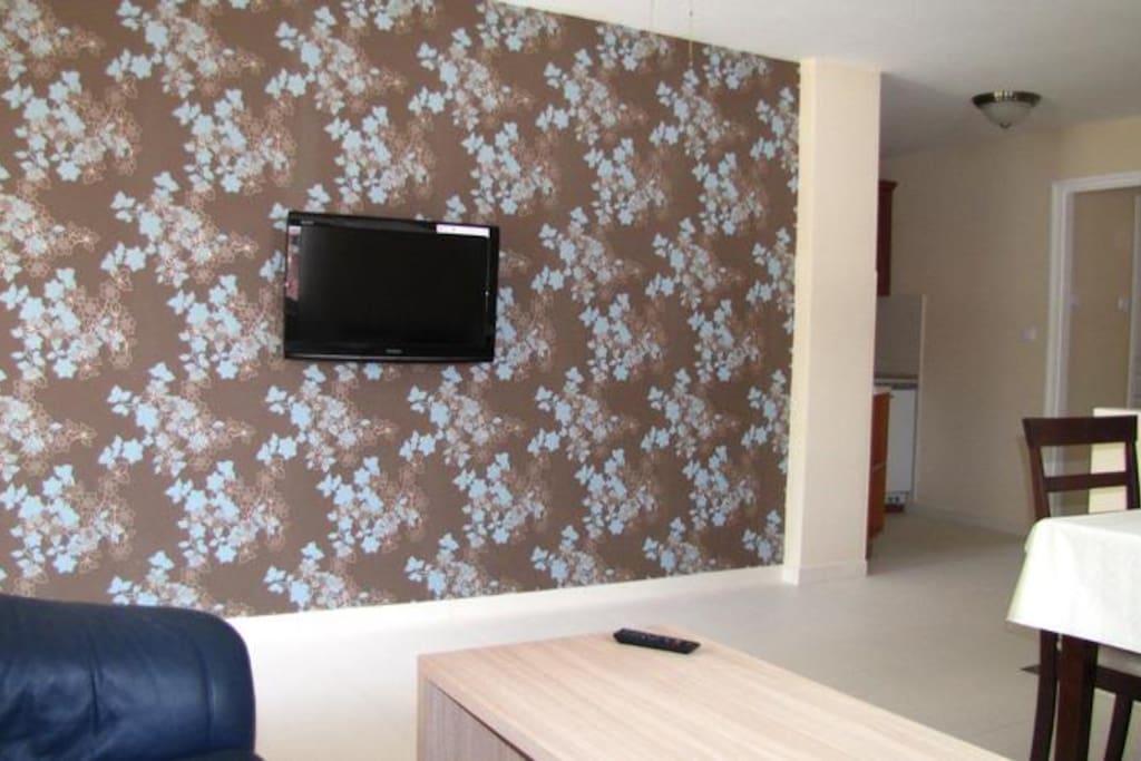 1st floor living room 3.