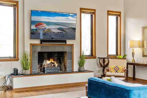 Top Airbnb: Large Mid-Century Home w/Bay View & Ancient Trees in Ferry Pass