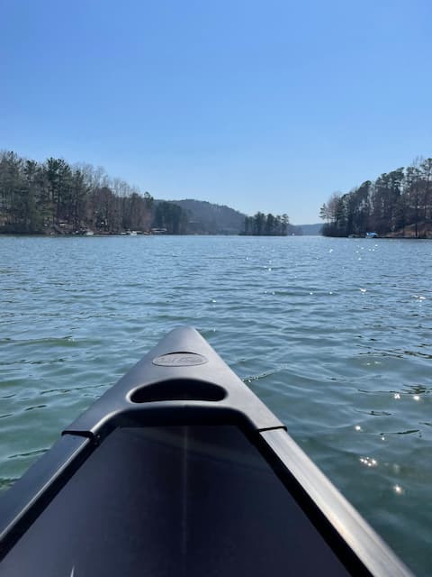 Lakeside Retreat | Golf Pool Kayak & Hiking Trails