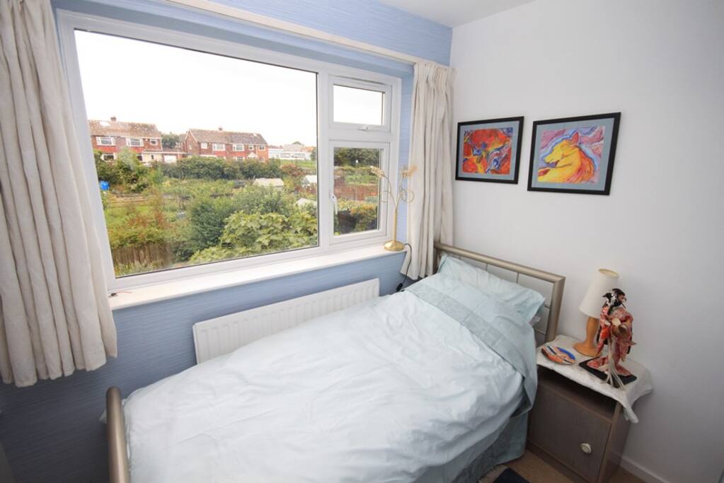 Single room preferably booked with picture 5