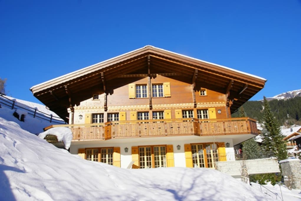 Chalet im Winter