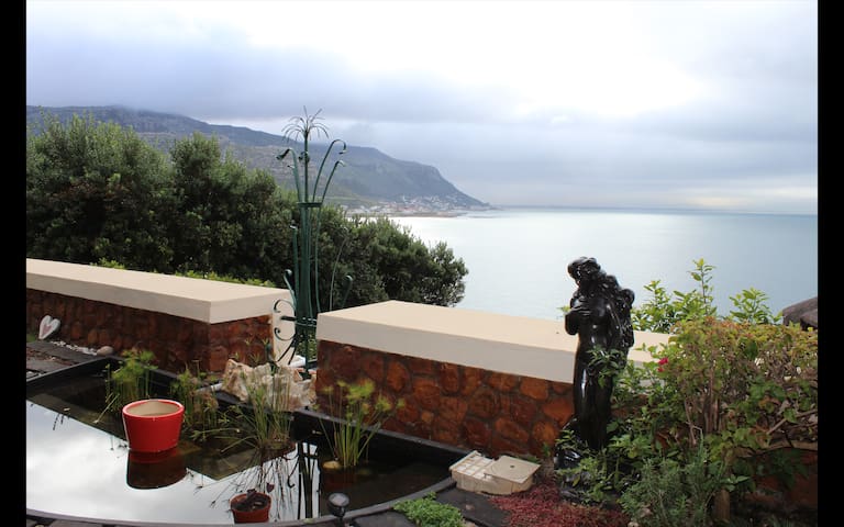 Neptune Apartment – A Whale of A Time