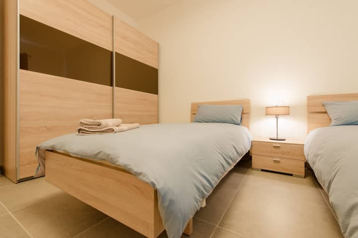 Spavaća soba 3 s dva kreveta za jednu osobu