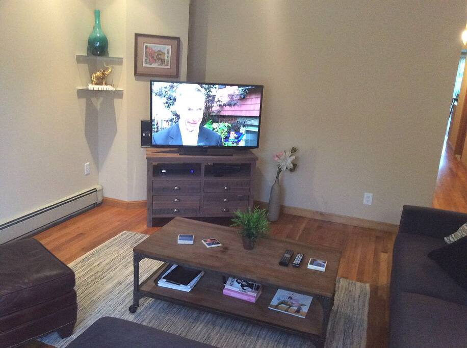 Big tv with cable!