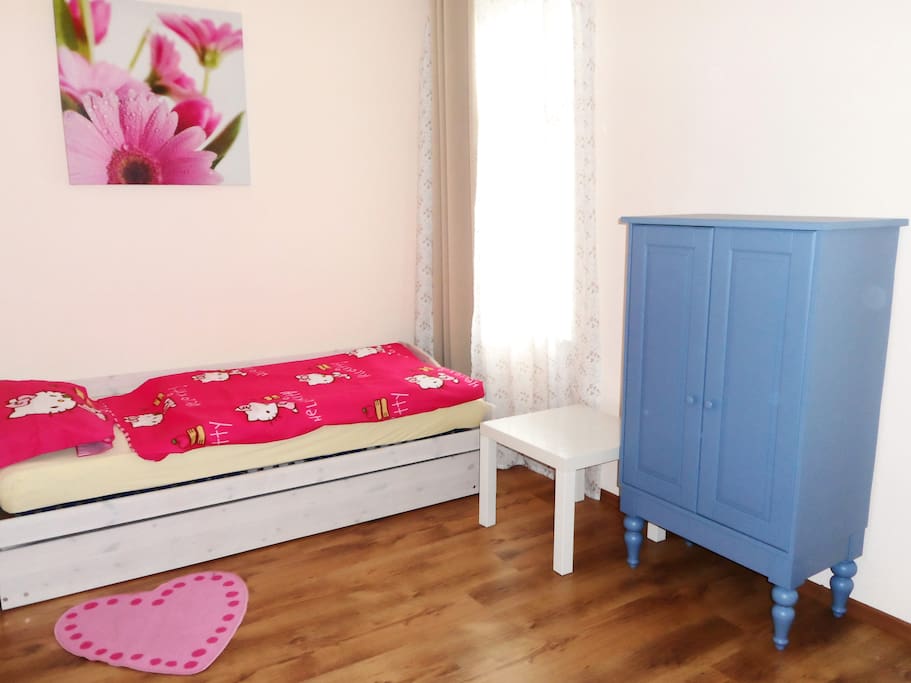 Schlafzimmer 2