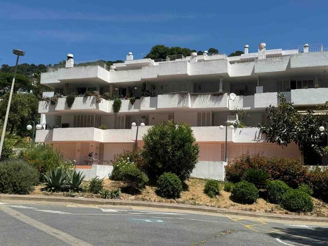 Apartamento en la playa, con piscina y parking gallery image 5